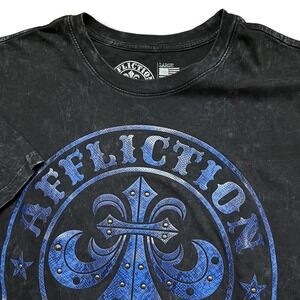 Affliction Mens Live Fast T-Shirt Large Black Mineral Wash Blue Fleur De Lis USA